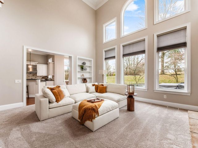 9083 Tartan Fields Drive, Dublin, OH 43017