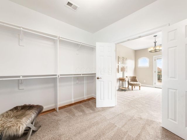 9083 Tartan Fields Drive, Dublin, OH 43017