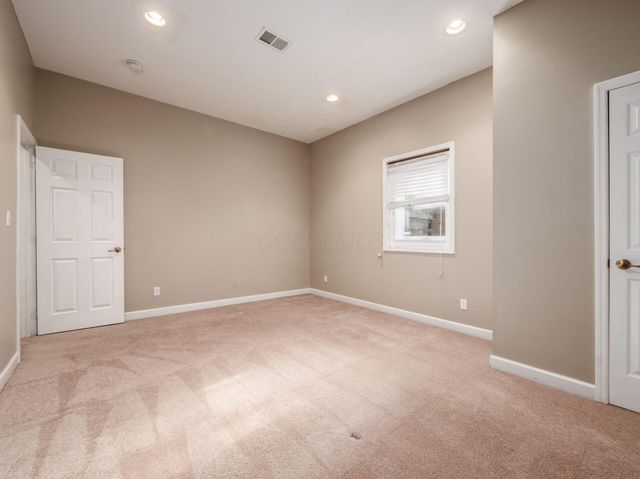 9083 Tartan Fields Drive, Dublin, OH 43017