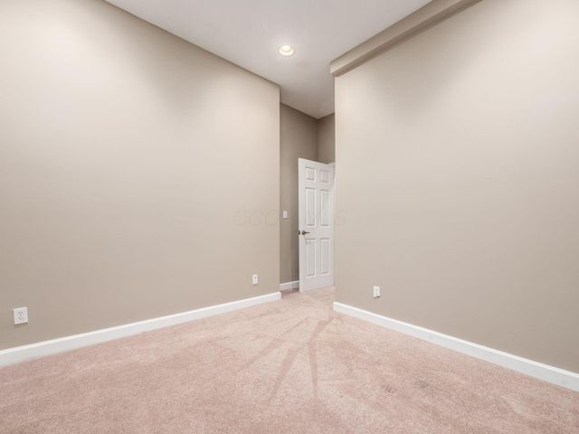 9083 Tartan Fields Drive, Dublin, OH 43017