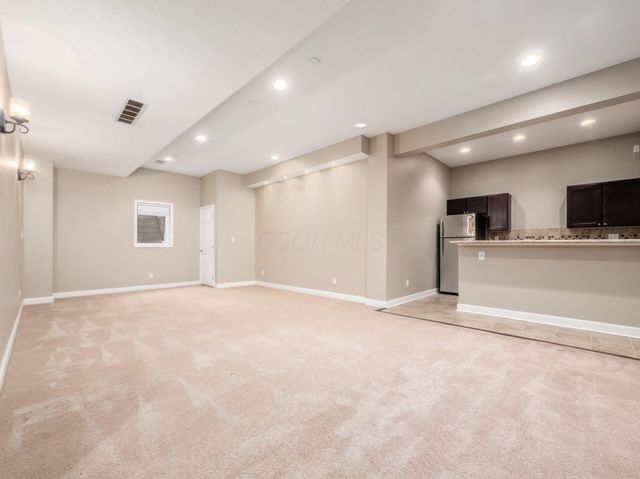 9083 Tartan Fields Drive, Dublin, OH 43017