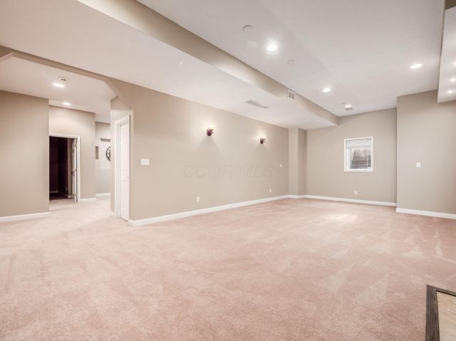 9083 Tartan Fields Drive, Dublin, OH 43017