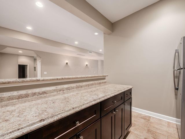 9083 Tartan Fields Drive, Dublin, OH 43017