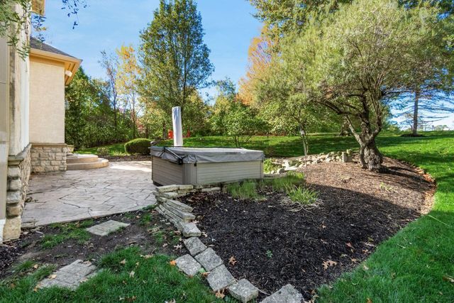 9083 Tartan Fields Drive, Dublin, OH 43017