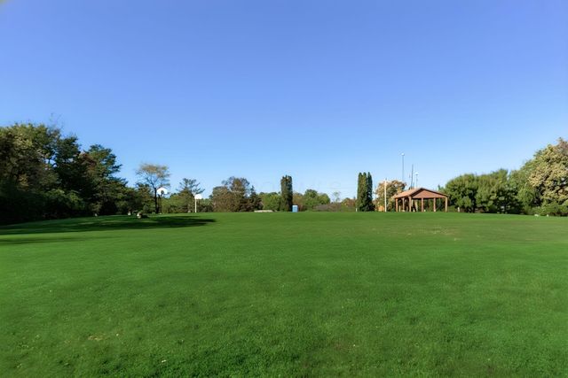 9083 Tartan Fields Drive, Dublin, OH 43017