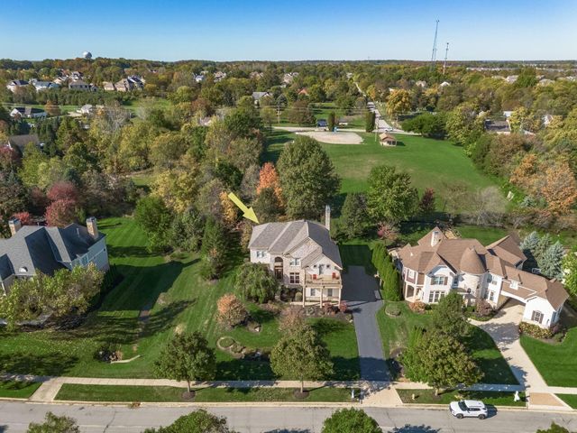 9083 Tartan Fields Drive, Dublin, OH 43017