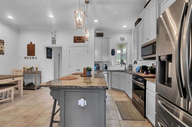 5754 Highland Hills Boulevard, Lake Charles, LA 70647