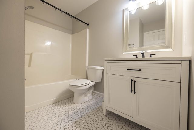 2225 Cruzen St, Nashville, TN 37211