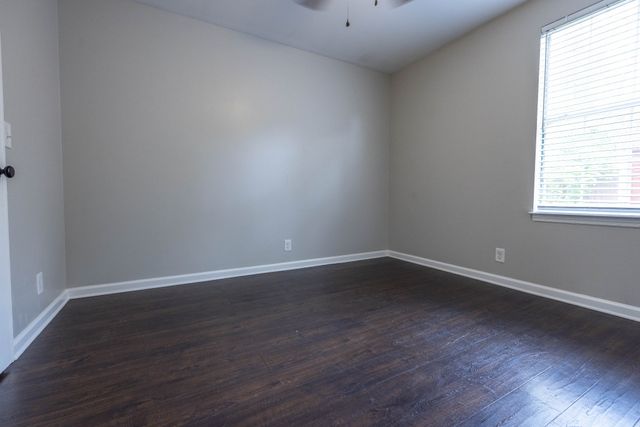 2225 Cruzen St, Nashville, TN 37211