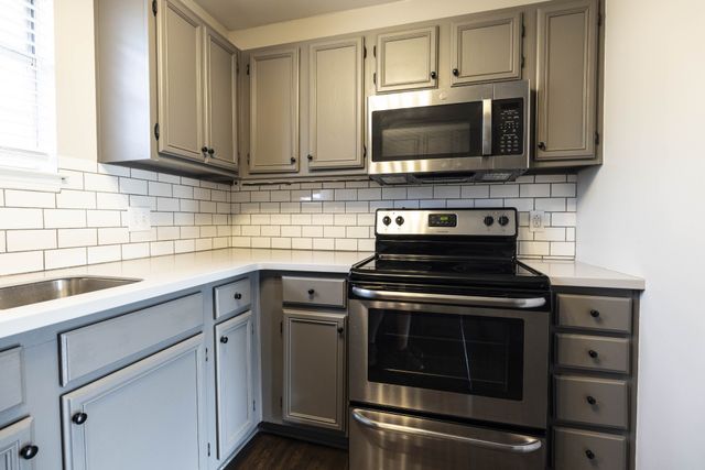 2225 Cruzen St, Nashville, TN 37211