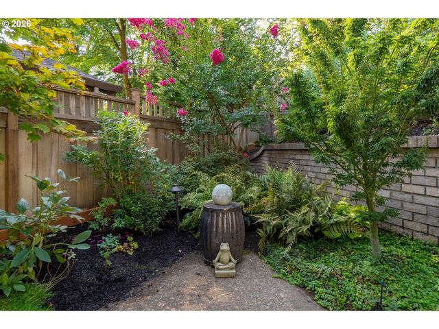1214 Sw OPHELIA St, Portland, OR 97219