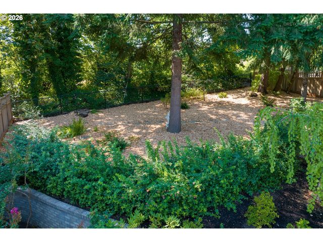 1214 Sw OPHELIA St, Portland, OR 97219