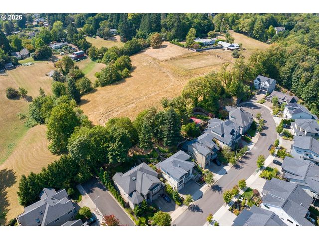 1214 Sw OPHELIA St, Portland, OR 97219