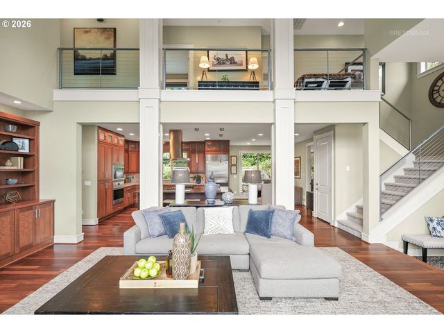 1214 Sw OPHELIA St, Portland, OR 97219
