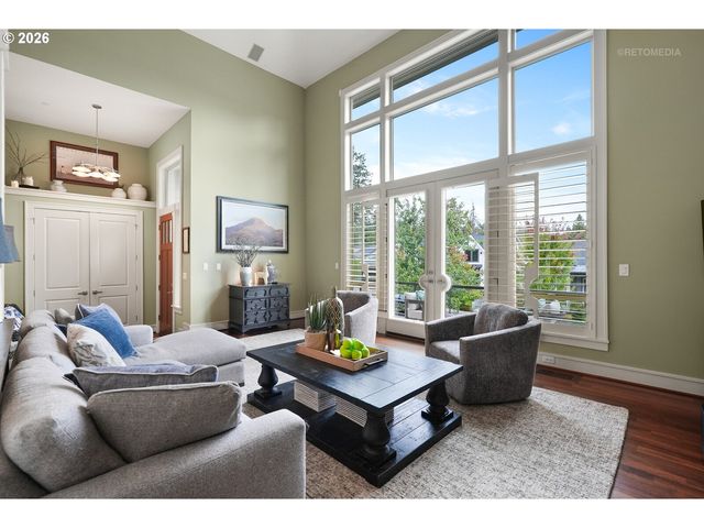 1214 Sw OPHELIA St, Portland, OR 97219