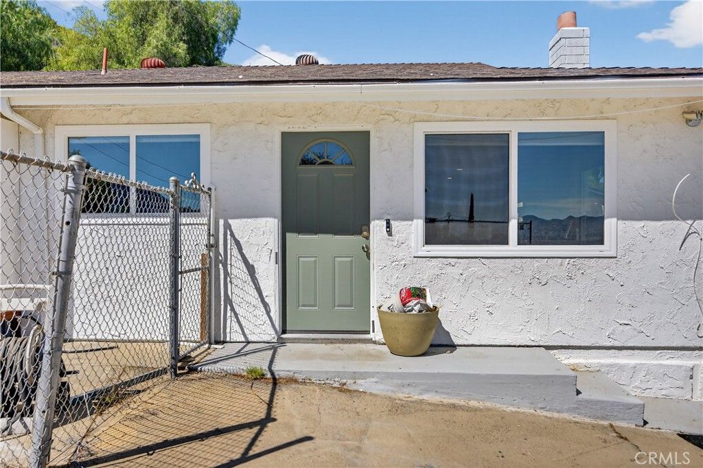Image 2 of property listing at 33330 Zellar Street, Lake Elsinore, CA 92530