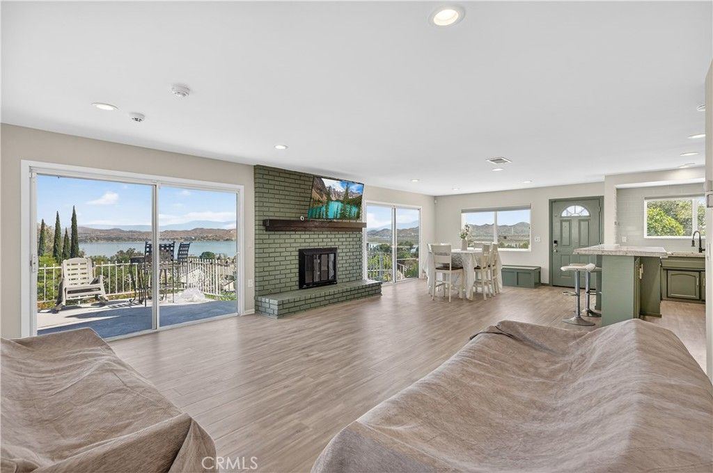 Image 4 of property listing at 33330 Zellar Street, Lake Elsinore, CA 92530