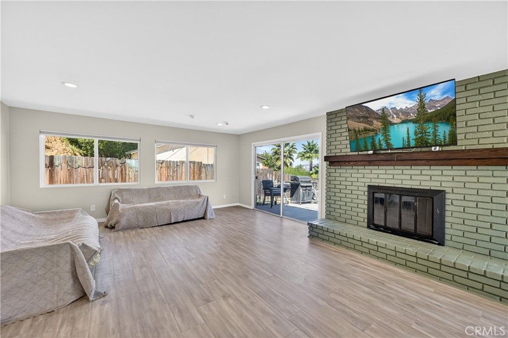 Image 5 of property listing at 33330 Zellar Street, Lake Elsinore, CA 92530