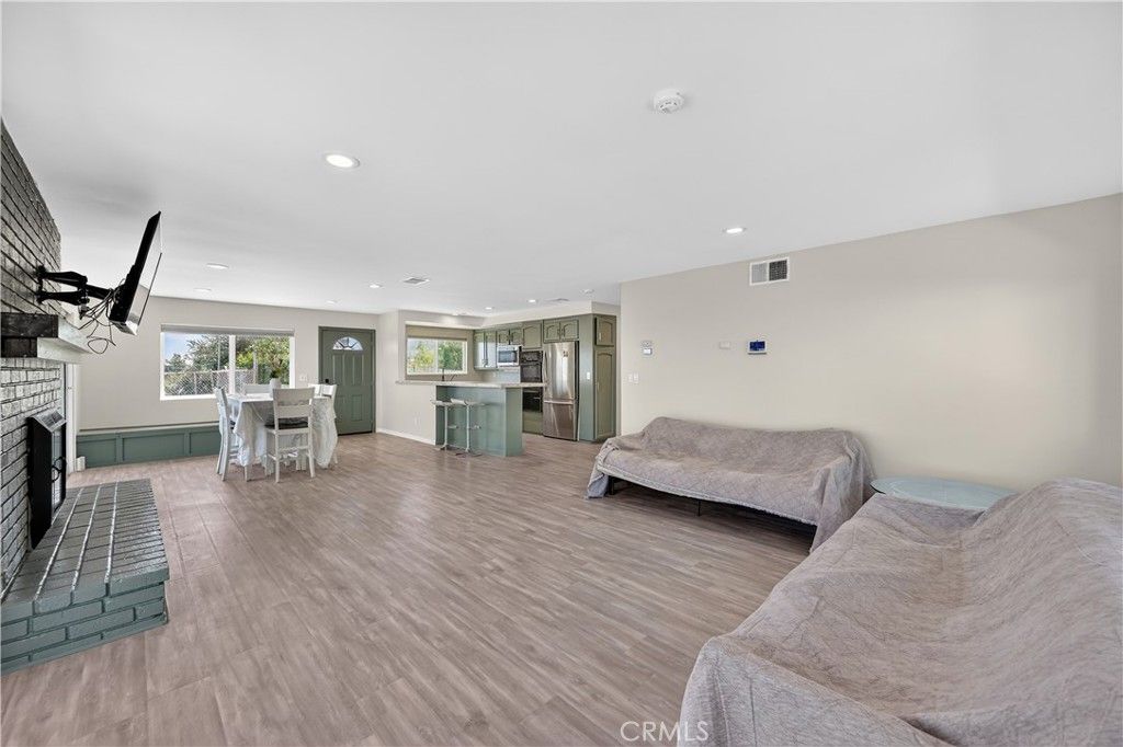 Image 6 of property listing at 33330 Zellar Street, Lake Elsinore, CA 92530