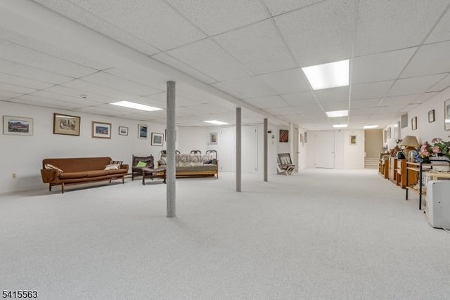 11 Wood Dr, Parsippany-troy Hills Twp., NJ 07950