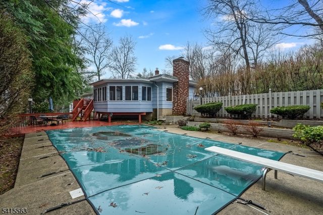 11 Wood Dr, Parsippany-troy Hills Twp., NJ 07950