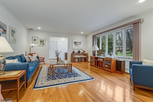 11 Wood Dr, Parsippany-troy Hills Twp., NJ 07950