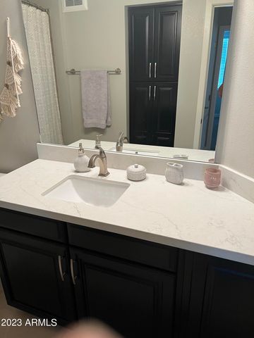 2511 W QUEEN CREEK Road 250, Chandler, AZ 85248