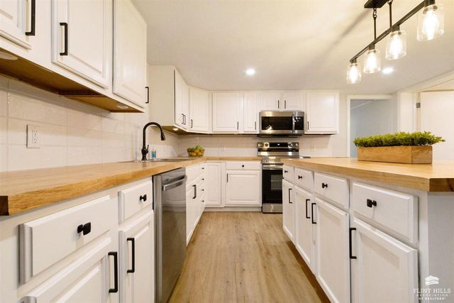 4622 Freeman Road, Manhattan, KS 66503