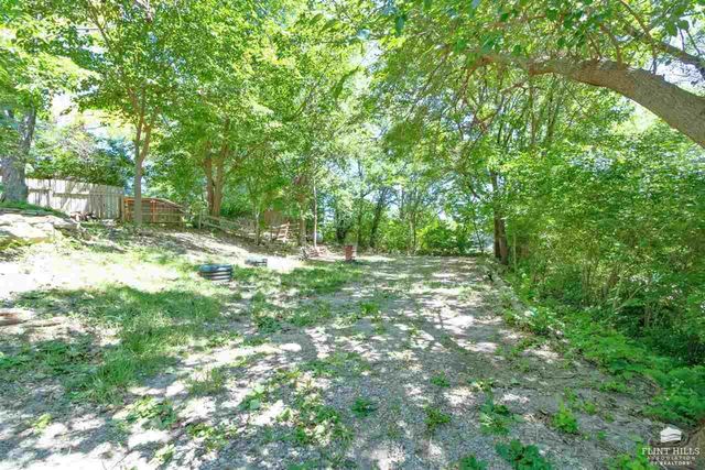 4622 Freeman Road, Manhattan, KS 66503