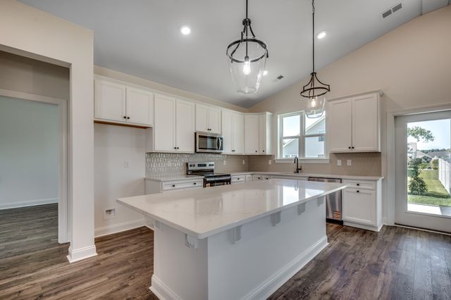 600 Canborough Lane, Murrells Inlet, SC 29576