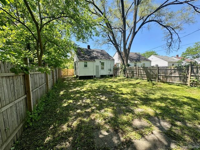 12244 Woodmont Avenue, Detroit, MI 48227