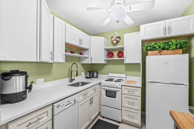 68 Suffolk B 68, Boca Raton, FL 33434