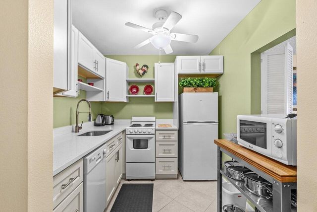 68 Suffolk B 68, Boca Raton, FL 33434