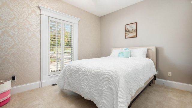 3425 Regans Way, Zanesville, OH 43701