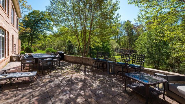 3425 Regans Way, Zanesville, OH 43701