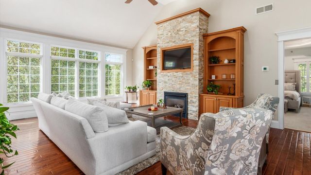 3425 Regans Way, Zanesville, OH 43701