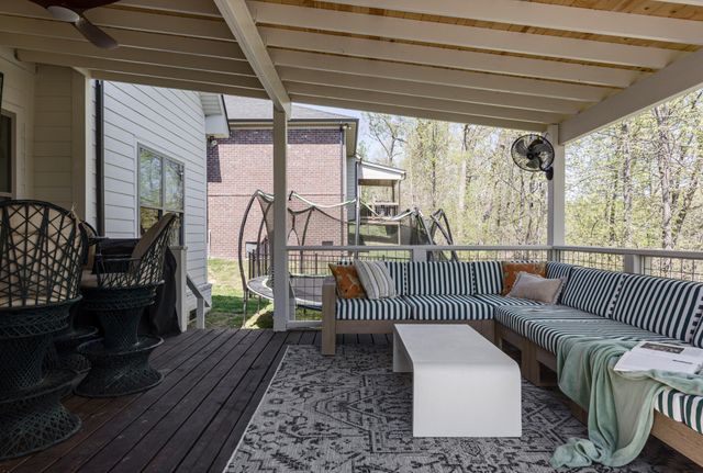8033 Still Spring Ridge Dr, Nashville, TN 37221