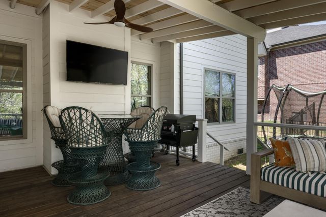 8033 Still Spring Ridge Dr, Nashville, TN 37221