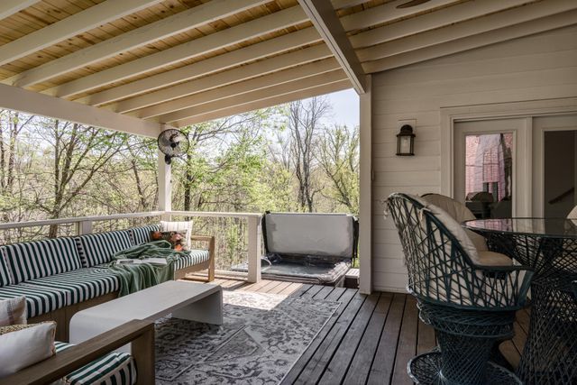 8033 Still Spring Ridge Dr, Nashville, TN 37221