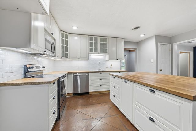 6917 Wilton Drive, Fort Worth, TX 76133