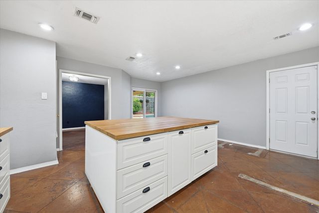 6917 Wilton Drive, Fort Worth, TX 76133