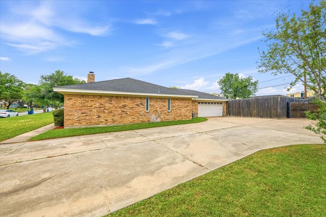 6917 Wilton Drive, Fort Worth, TX 76133