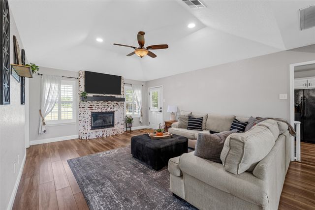 274 Dove Hill Lane, China Spring, TX 76633