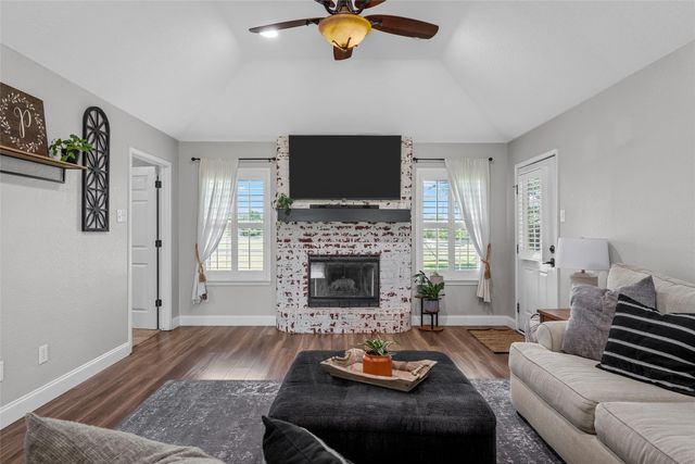 274 Dove Hill Lane, China Spring, TX 76633