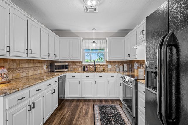 274 Dove Hill Lane, China Spring, TX 76633