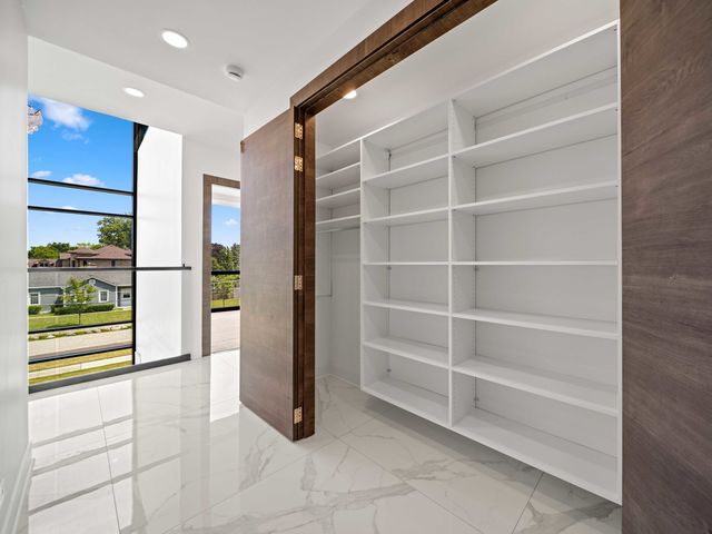 2010 Lavigne Lane, Northbrook, IL 60062