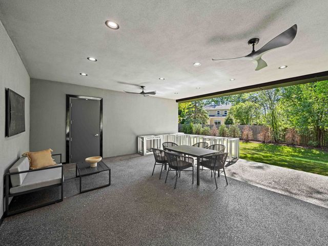 2010 Lavigne Lane, Northbrook, IL 60062