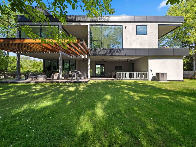 2010 Lavigne Lane, Northbrook, IL 60062