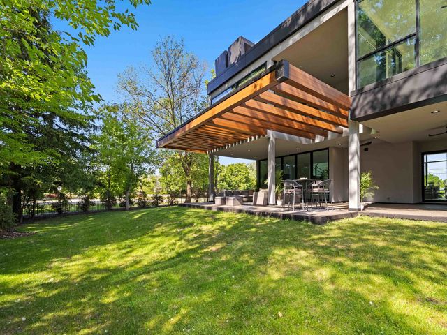 2010 Lavigne Lane, Northbrook, IL 60062