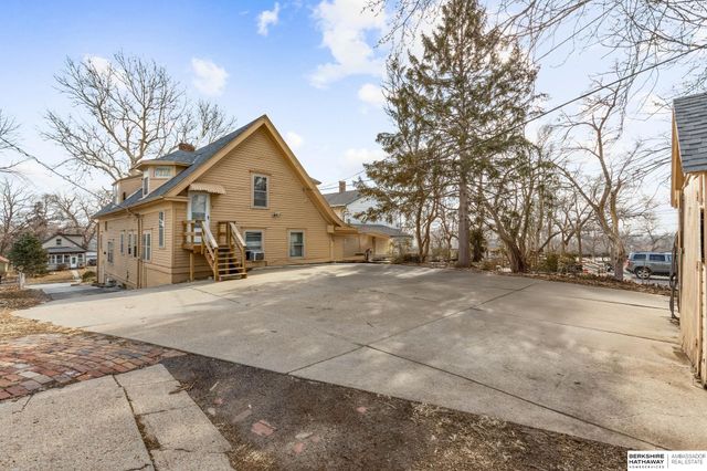 2526 S 10th Street, Omaha, NE 68108